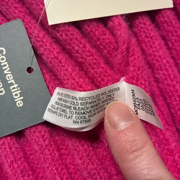 On 34th (Macys)Hot Pink Scarf - Picture 6 of 6